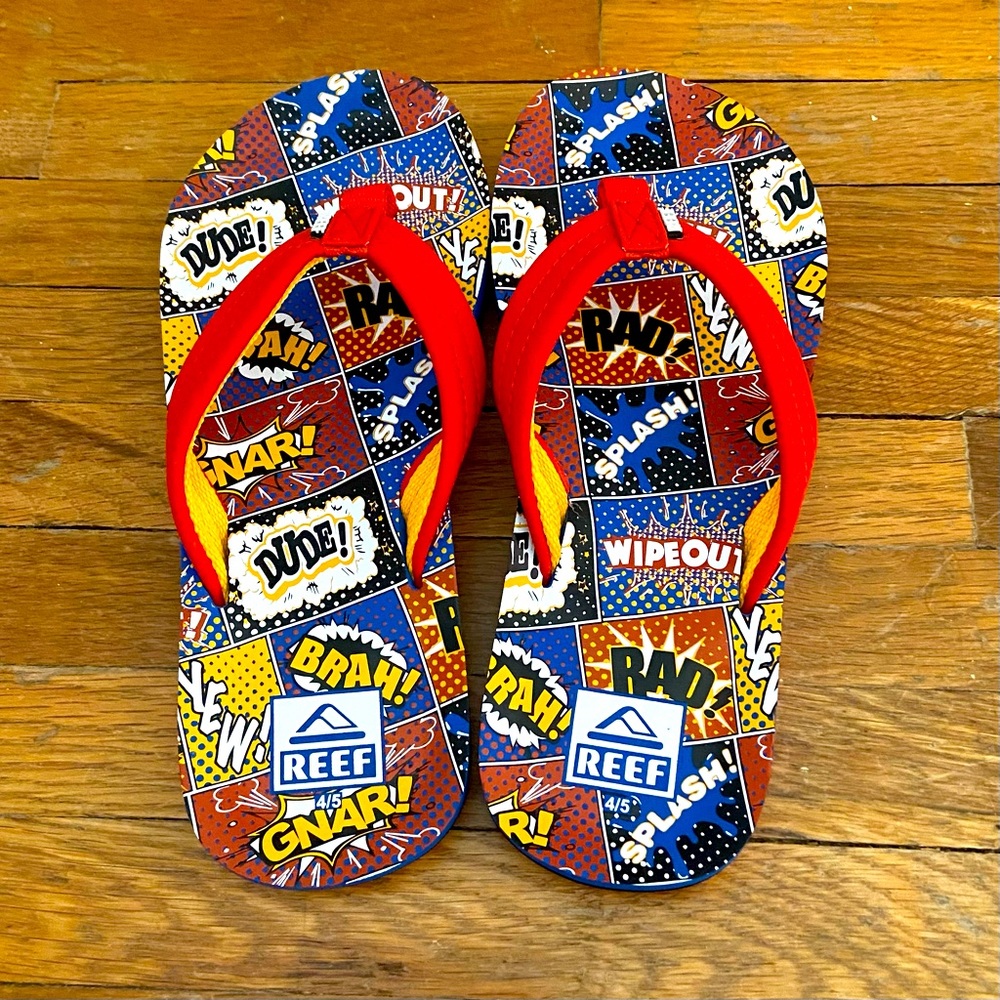 Reef superhero theme flip flops 🏷️ NWOT